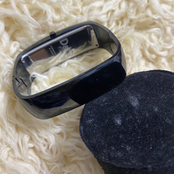 LIKE NEW DOLCE AND GABBANA CRYSTAL DIAL BANGLE LADIES WATCH DW0256 - Picture 3 of 5